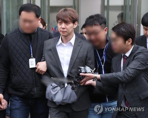 This file photo taken April 26, 2019, shows singer-actor Park Yoo-chun leaving the Suwon District Court in Suwon, south of Seoul, after attending an arrest warrant hearing. (Yonhap)