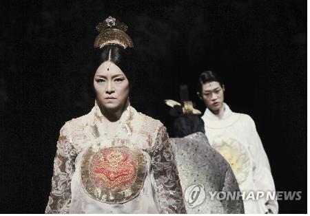 A scene from the musical "Lost Face 1895" by the Seoul Performing Arts Company (PHOTO NOT FOR SALE) (Yonhap) 