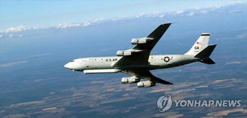 This image captured from the U.S. Air Force's website shows a USAF E-8C Joint Surveillance Target Attack Radar System (JSTARS) aircraft. (PHOTO NOT FOR SALE) (Yonhap)