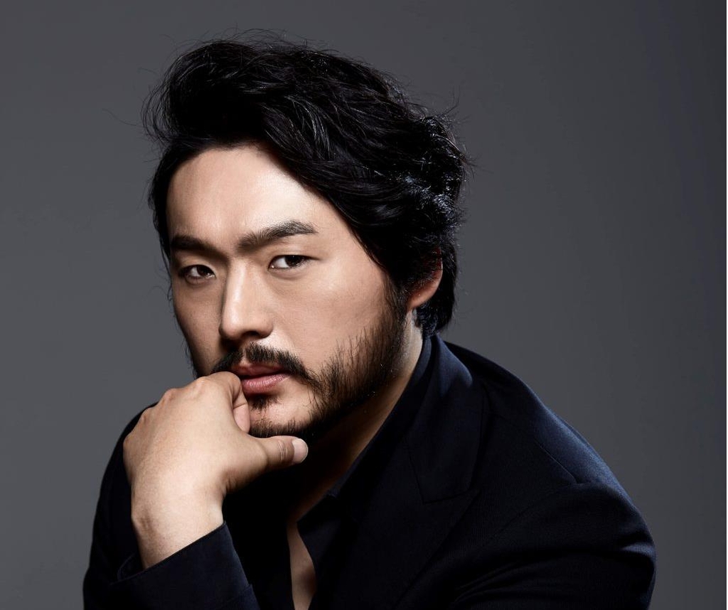 This photo provided by Bom Arts Project shows baritone singer Lee Eungkwang. (PHOTO NOT FOR SALE) (Yonhap)