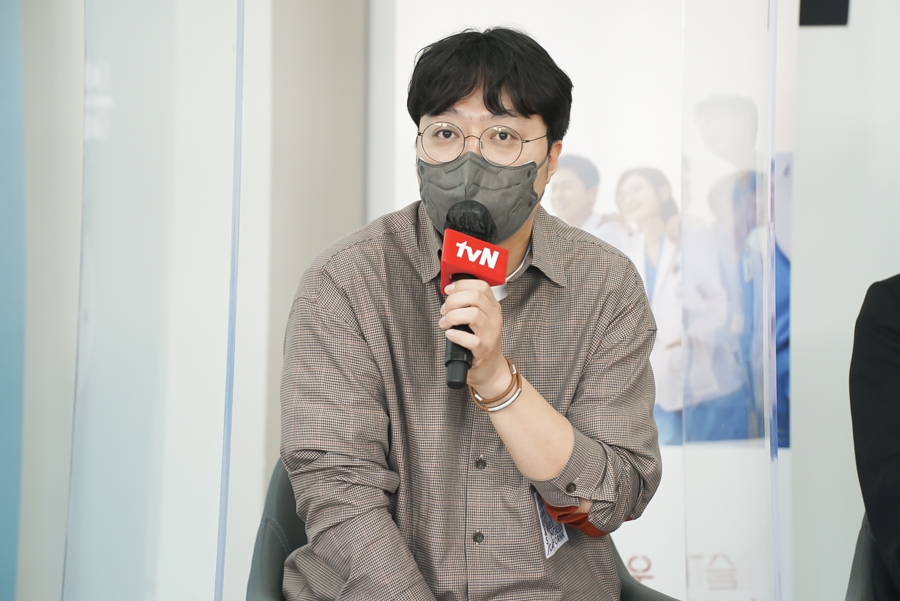 This photo, provided by tvN, shows medical drama "Hospital Playlist" director Shin Won-ho speaking during an online news conference on June 10, 2021. (PHOTO NOT FOR SALE) (Yonhap)