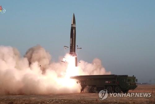 (2nd LD) N. Korea fires 2 short-range ballistic missiles into East Sea: JCS