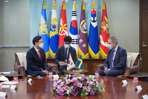 S. Korean, Swedish defense officials hold talks on regional security