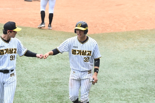 Spring Training) (Yonhap Interview) Half-Korean Cardinal eager to build  friendship with new S. Korean pitcher