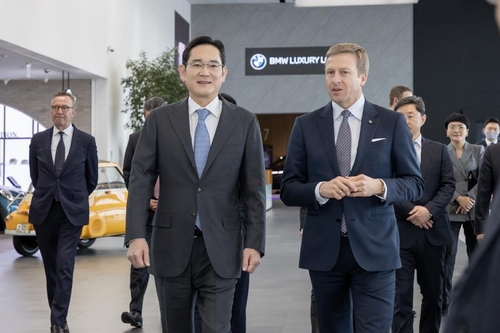 Samsung, BMW chiefs discuss ways to strengthen battery partnership