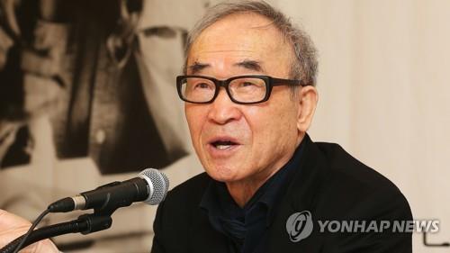 Poet Ko Un is seen in this file photo. (Yonhap)