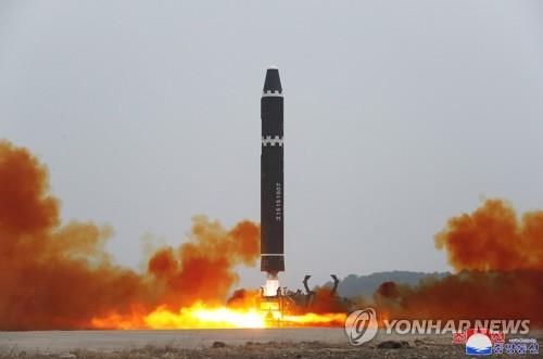 (LEAD) N. Korea fires unspecified ballistic missile toward East Sea: S. Korean military