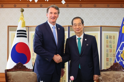 PM Han discusses economic cooperation with visiting Virginia Gov. Youngkin