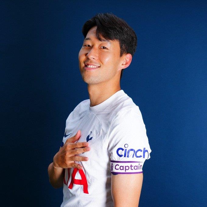 This photo captured from Tottenham Hotspur's website on Aug. 13, 2023, shows the Premier League club's South Korean star Son Heung-min wearing the captain's armband. (PHOTO NOT FOR SALE) (Yonhap)