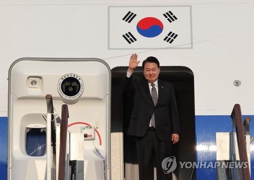 Yoon's approval rating falls to 34.1 pct: Yonhap News survey