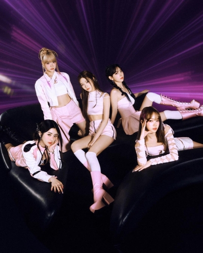 K-pop girl group Le Sserafim is seen in this photo provided by Source Music. (PHOTO NOT FOR SALE) (Yonhap)