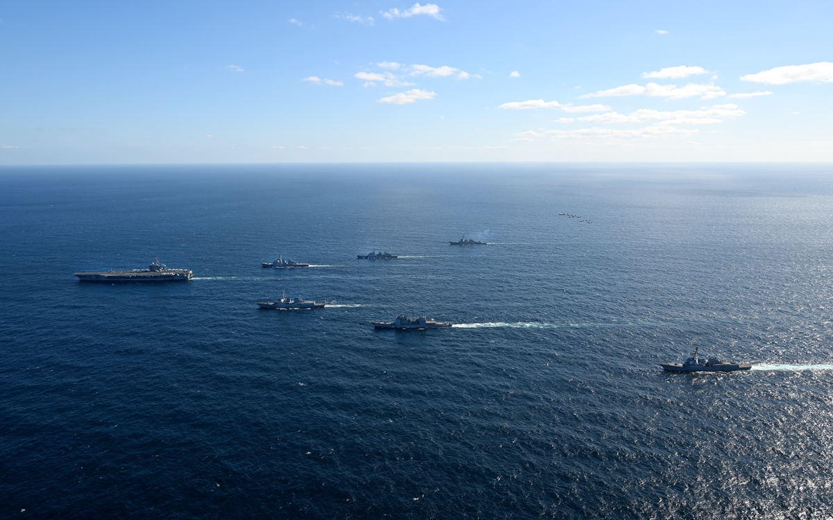 Corea del Sur, Estados Unidos y Japón realizan conjuntamente ejercicios navales en aguas al sur de la Península de Corea, en esta fotografía proporcionada por el Estado Mayor Conjunto el 17 de enero de 2024. (FOTO NO A LA VENTA) (Yonhap)