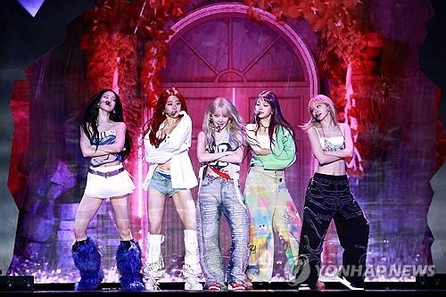 K-pop girl group Le Sserafim performs during a media showcase for its new album, "Easy," in Seoul on Feb. 19, 2024. (Yonhap)