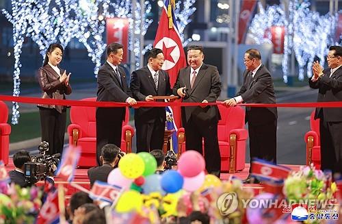 North Korean leader Kim Jong-un (3rd from R) attends a ceremony marking the completion of the third-stage section of the Hwasong new town in Pyongyang on April 15, 2025, in this photo published by the Korean Central News Agency on April 16, 2025. (For Use Only in the Republic of Korea. No Redistribution) (Yonhap)