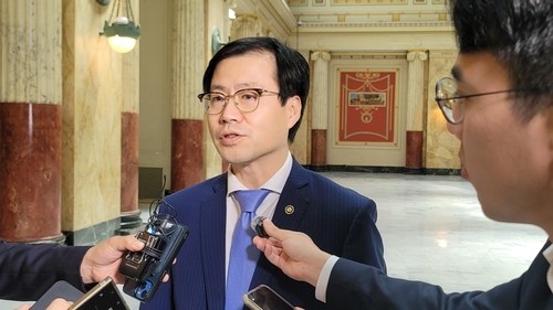 Trade minister says S. Korea looks to maximize 'practical interests' in trade talks with U.S.