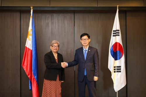 Senior S. Korean, Philippine diplomats discuss cooperation against transnational crime