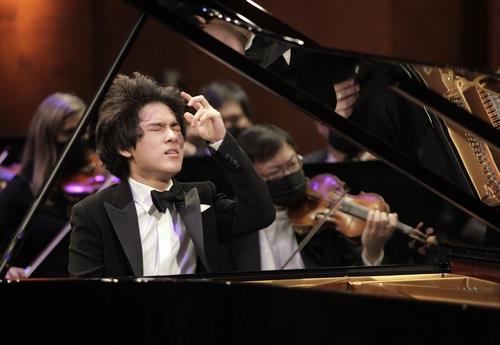 (2e LD) Le pianiste sud-coréen Lim Yunchan remporte le premier prix du concours international Van Cliburn