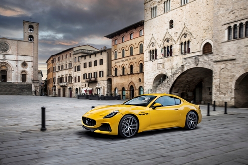 La marque automobile italienne de luxe Maserati établit une filiale en ...