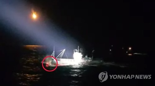 棒から拳銃、機関銃へ　違法中国漁船への対応強化＝韓国