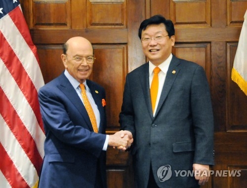 韓米通商長官が初会談　経済協力強化で一致