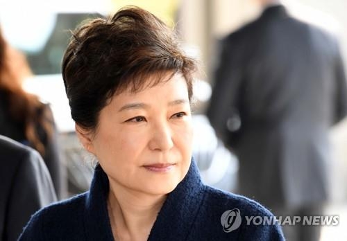 韓国検察　地裁に朴前大統領の逮捕状請求