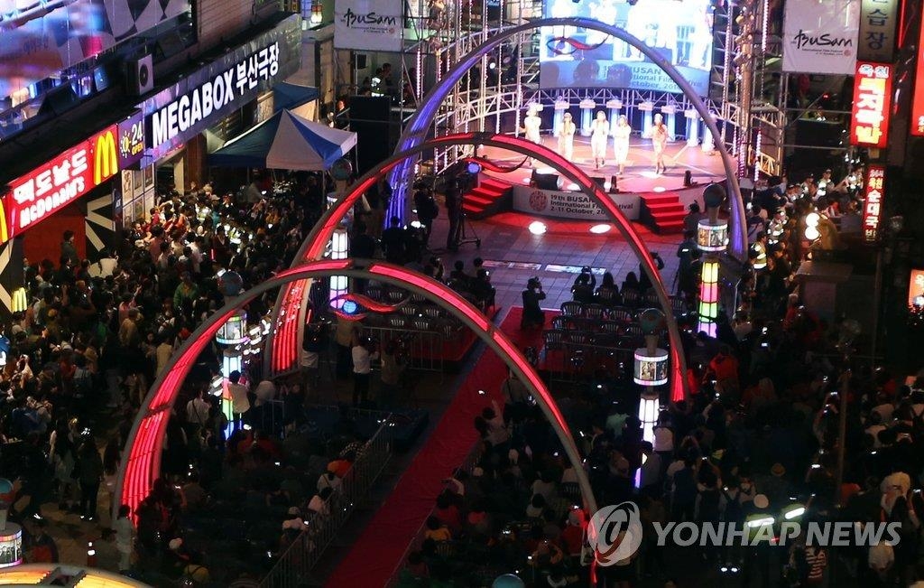 １～６月の釜山訪問客７％増　人気観光地は市場や繁華街＝韓国