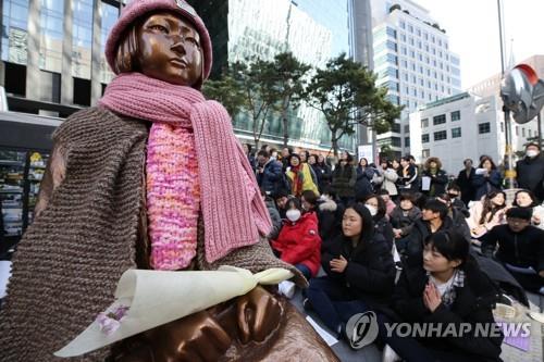 在韓日本大使館前の少女像（資料写真）＝（聯合ニュース）