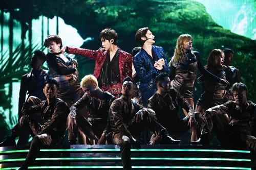 ［韓流］東方神起のライブ映像作品　オリコン３部門で初登場１位