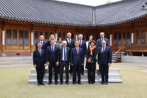 韓国首相が欧州８カ国の大使と昼食会　万博の釜山誘致へ支持求める