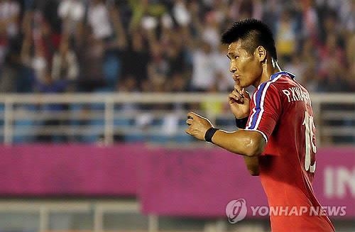 북한축구, 동아시안컵 명단 확정…유럽파 박광룡 소집 - 2