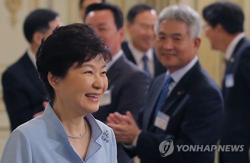 "朴대통령 지지율 급등해 50% 육박…남북 합의 영향" - 2