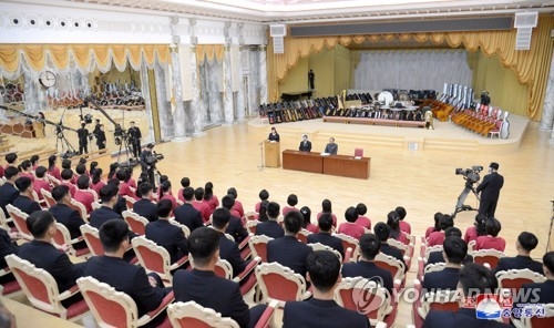 북한 김정은, 삼지연관현악단에 악기 선물
