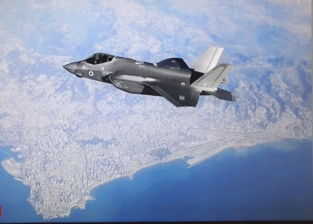 레바논 수도 베이루트 상공을 비행하는 이스라엘 공군의 최신예 스텔스 전투기 F-35[트위터 캡처]