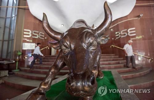 인도 증시, 군사충돌에도 오름세 출발…"전면전 희박 기대감"