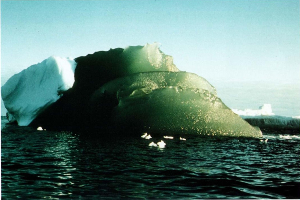 남극대륙 떠다니는 '녹색빙산' 미스터리 풀리나 연합뉴스