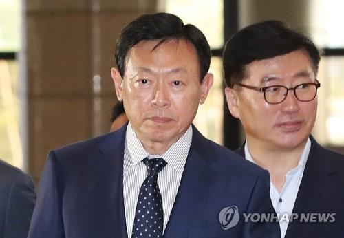 신동빈 美 출국…'글로벌 롯데' 구축 가속 페달