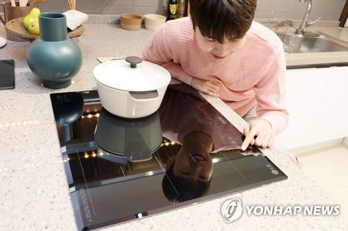"新가전의 돌풍"…올해 가전시장 관전포인트는 '1·2·3·4' "新가전의 돌풍"…올해 가전시장 관전포인트는 '1·2·3·4'