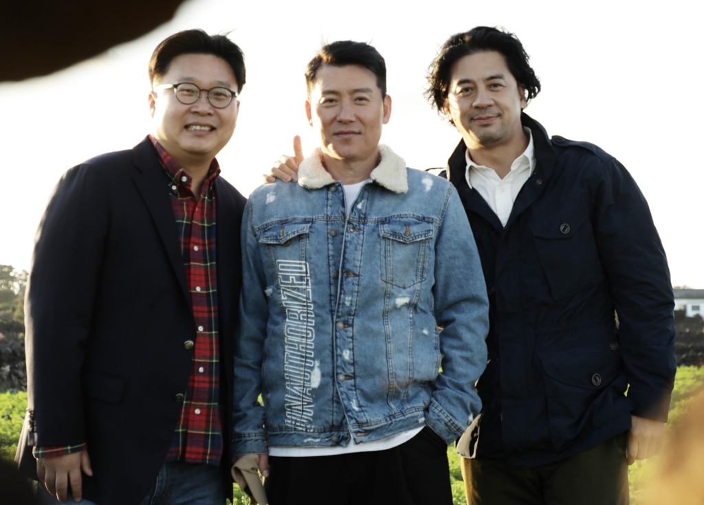 사진 왼쪽부터 서경덕 교수, 가수 이현우, 배우 권오중