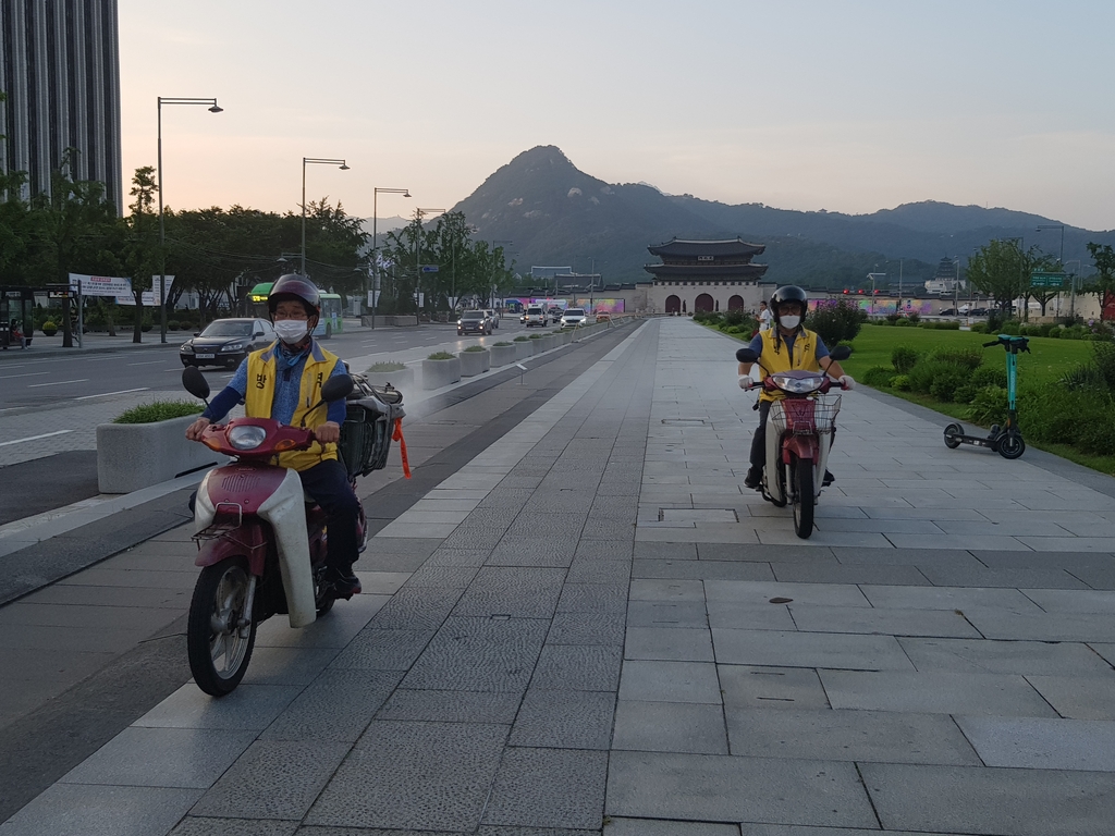 광화문광장 방역소독 작업