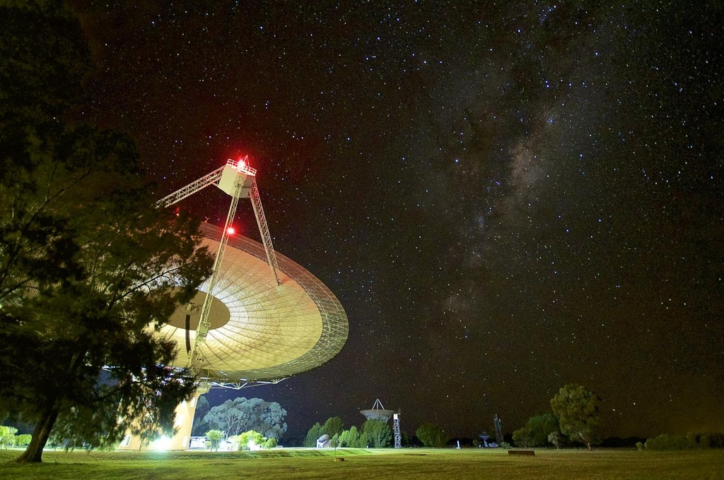 파크스 천문대의 전파망원경 