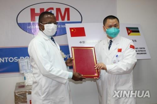 아프리카 모잠비크에 첫 중국 백신 도착
