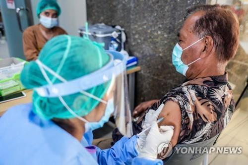 인도네시아의 코로나19 백신 접종 모습