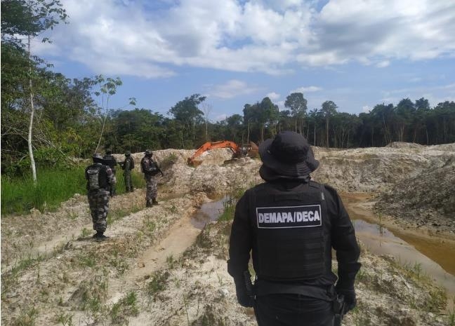 아마존 열대우림 불법 금광개발업자들, 경찰에도 총격