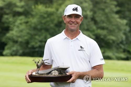 42세 글로버, 10년 만에 PGA 투어 우승…케빈 나는 준우승(종합)