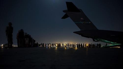미 하원 정보위 "아프간 대피, 8월31일 시한까지 못 끝낸다"