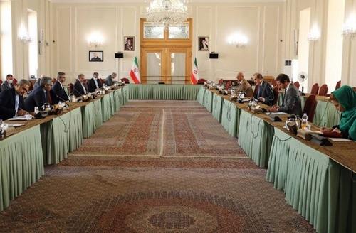 이란-EU 대표단 테헤란서 회담