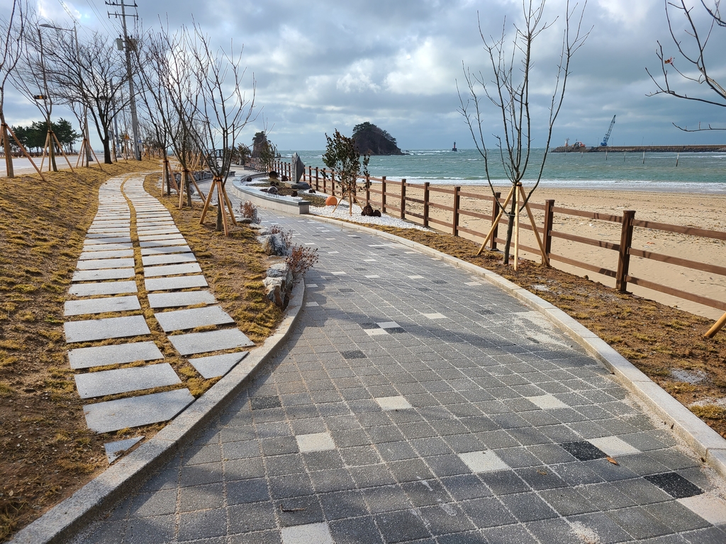 꽃지해안공원 가로화단 경관개선사업 완료