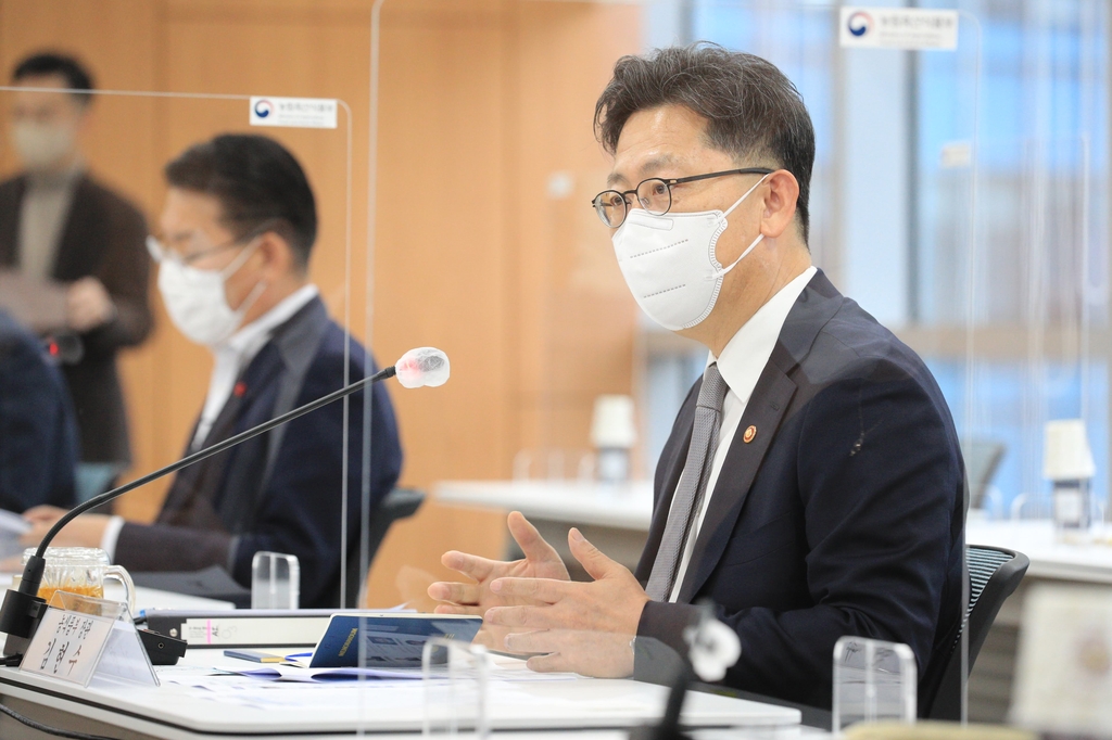 김현수 농식품부 장관이 16일 출입 기자단 간담회에서 발언하고 있다.