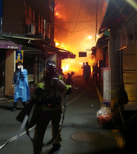 부산 국제시장 상가서 화재…5천400만원 재산피해