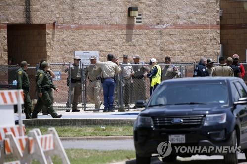 미국 텍사스주 초등학교 총격 현장